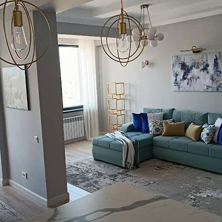 Bird'S Nest - Apartment In Downtown Каракол Екстер'єр фото