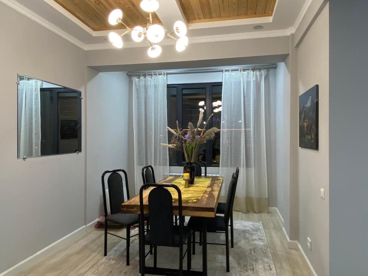 Bird'S Nest - Apartment In Downtown Каракол Екстер'єр фото