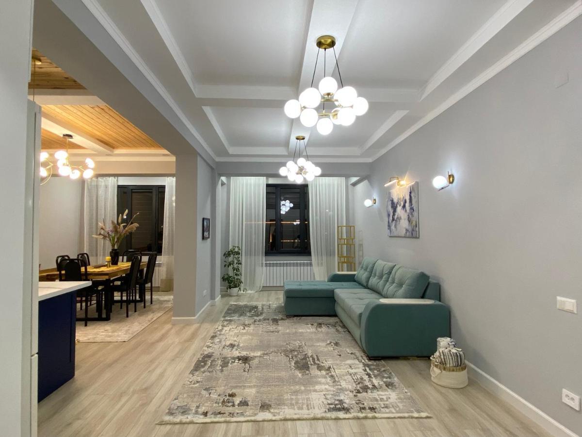 Bird'S Nest - Apartment In Downtown Каракол Екстер'єр фото
