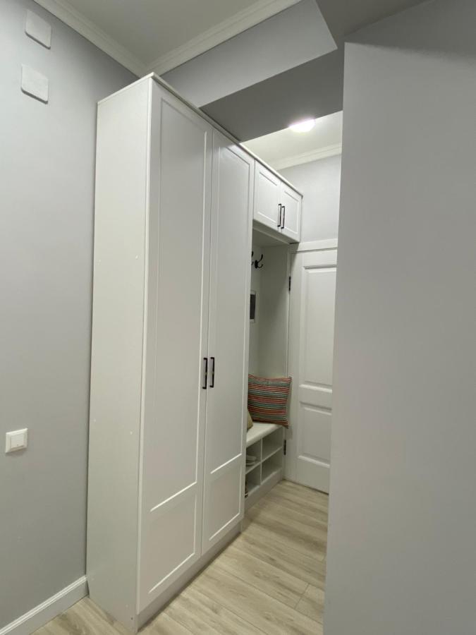 Bird'S Nest - Apartment In Downtown Каракол Екстер'єр фото